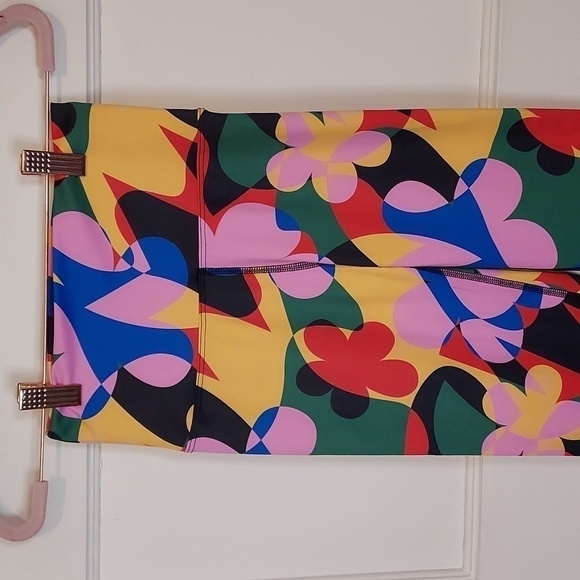 BEACH RIOT Piper Legging in Preppy Geo Floral - Picture 5 of 15